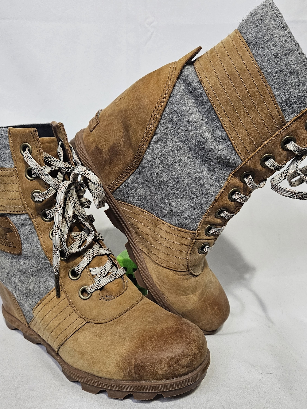 SOREL Lexie Women's Camel Brown/Tan Felt Lace-Up Waterproof Boot Size 11